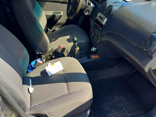 Серый Шевроле Авео, объемом двигателя 1.8 л и пробегом 245 тыс. км за 3600 $, фото 4 на Automoto.ua