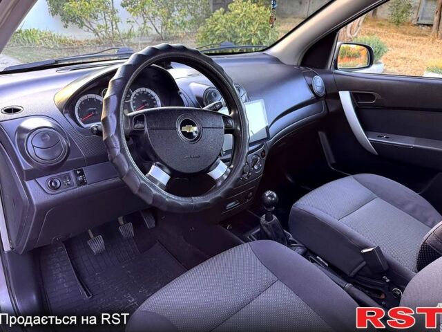 Серый Шевроле Авео, объемом двигателя 1.5 л и пробегом 205 тыс. км за 4300 $, фото 2 на Automoto.ua