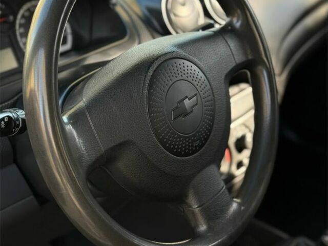 Серый Шевроле Авео, объемом двигателя 1.5 л и пробегом 263 тыс. км за 3400 $, фото 5 на Automoto.ua