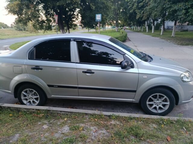 Серый Шевроле Авео, объемом двигателя 1.5 л и пробегом 168 тыс. км за 3700 $, фото 2 на Automoto.ua