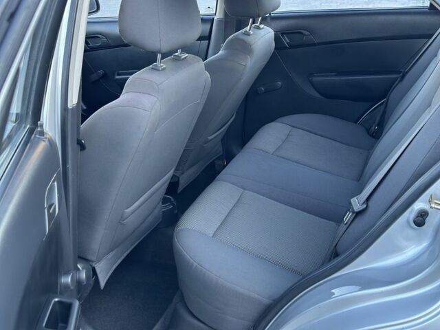 Серый Шевроле Авео, объемом двигателя 1.5 л и пробегом 190 тыс. км за 2850 $, фото 7 на Automoto.ua