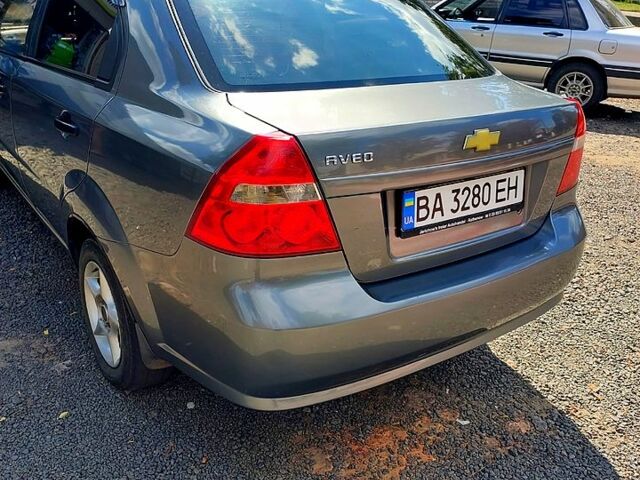 Серый Шевроле Авео, объемом двигателя 1.8 л и пробегом 245 тыс. км за 3600 $, фото 2 на Automoto.ua