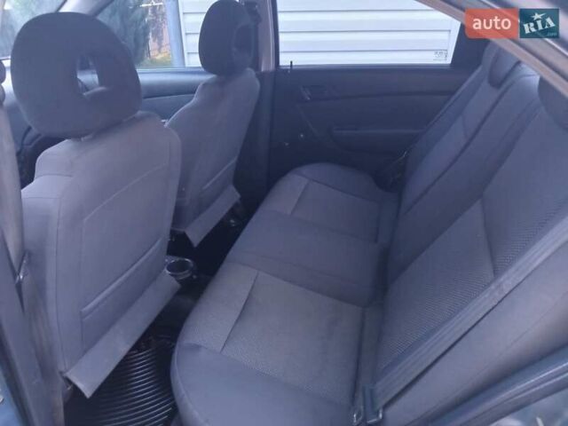 Серый Шевроле Авео, объемом двигателя 1.5 л и пробегом 180 тыс. км за 3200 $, фото 3 на Automoto.ua