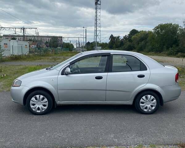 Сірий Шевроле Авео, об'ємом двигуна 1.5 л та пробігом 165 тис. км за 4500 $, фото 1 на Automoto.ua