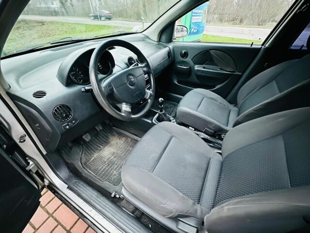 Серый Шевроле Авео, объемом двигателя 1.5 л и пробегом 200 тыс. км за 1300 $, фото 6 на Automoto.ua