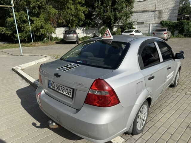 Серый Шевроле Авео, объемом двигателя 1.5 л и пробегом 290 тыс. км за 2200 $, фото 2 на Automoto.ua
