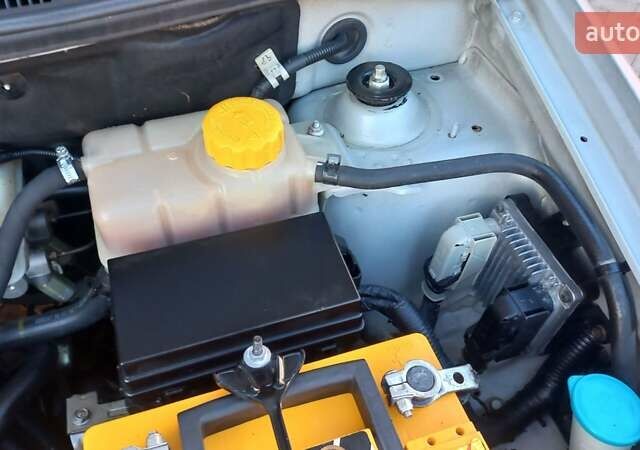 Серый Шевроле Авео, объемом двигателя 1.5 л и пробегом 249 тыс. км за 4000 $, фото 19 на Automoto.ua