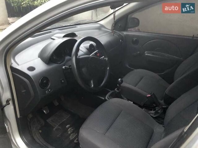 Серый Шевроле Авео, объемом двигателя 1.5 л и пробегом 250 тыс. км за 1600 $, фото 4 на Automoto.ua