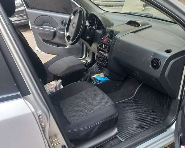 Сірий Шевроле Авео, об'ємом двигуна 1.5 л та пробігом 148 тис. км за 3700 $, фото 8 на Automoto.ua