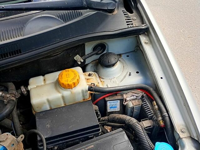 Серый Шевроле Авео, объемом двигателя 1.5 л и пробегом 186 тыс. км за 4450 $, фото 6 на Automoto.ua