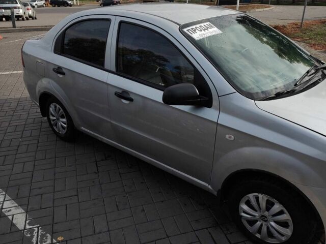 Серый Шевроле Авео, объемом двигателя 1.5 л и пробегом 202 тыс. км за 2800 $, фото 2 на Automoto.ua