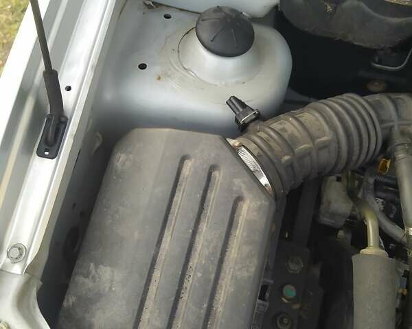 Сірий Шевроле Авео, об'ємом двигуна 1.5 л та пробігом 155 тис. км за 4099 $, фото 25 на Automoto.ua