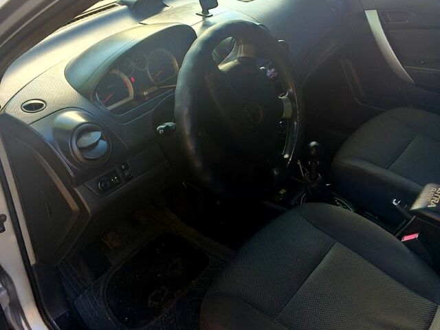 Серый Шевроле Авео, объемом двигателя 1.6 л и пробегом 177 тыс. км за 3200 $, фото 6 на Automoto.ua