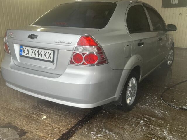 Серый Шевроле Авео, объемом двигателя 1.5 л и пробегом 250 тыс. км за 3100 $, фото 2 на Automoto.ua