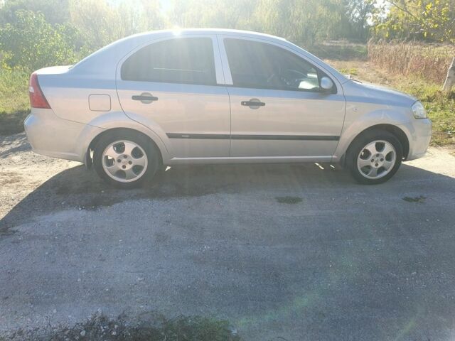 Сірий Шевроле Авео, об'ємом двигуна 1.5 л та пробігом 180 тис. км за 4500 $, фото 6 на Automoto.ua