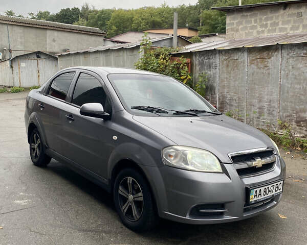 Серый Шевроле Авео, объемом двигателя 0 л и пробегом 194 тыс. км за 2700 $, фото 2 на Automoto.ua