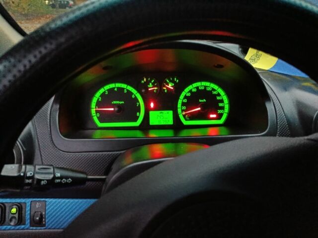 Серый Шевроле Авео, объемом двигателя 1.5 л и пробегом 168 тыс. км за 3700 $, фото 5 на Automoto.ua