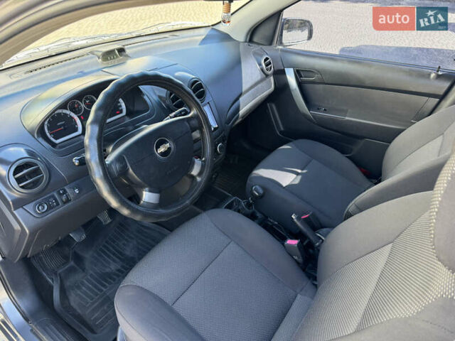 Сірий Шевроле Авео, об'ємом двигуна 1.5 л та пробігом 165 тис. км за 4800 $, фото 9 на Automoto.ua