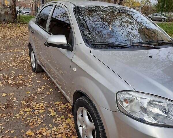 Сірий Шевроле Авео, об'ємом двигуна 1.5 л та пробігом 152 тис. км за 4200 $, фото 5 на Automoto.ua