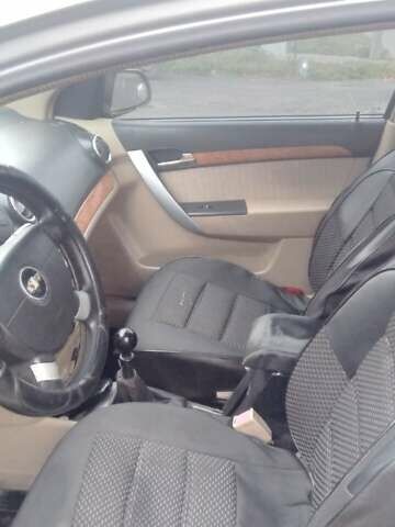 Сірий Шевроле Авео, об'ємом двигуна 1.6 л та пробігом 295 тис. км за 1800 $, фото 14 на Automoto.ua