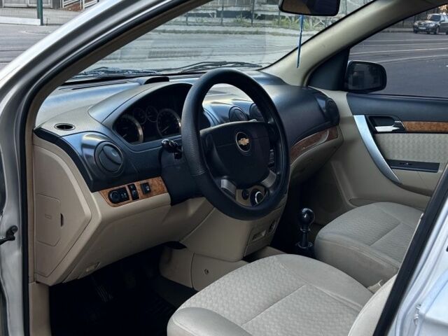 Серый Шевроле Авео, объемом двигателя 1.6 л и пробегом 225 тыс. км за 3714 $, фото 6 на Automoto.ua