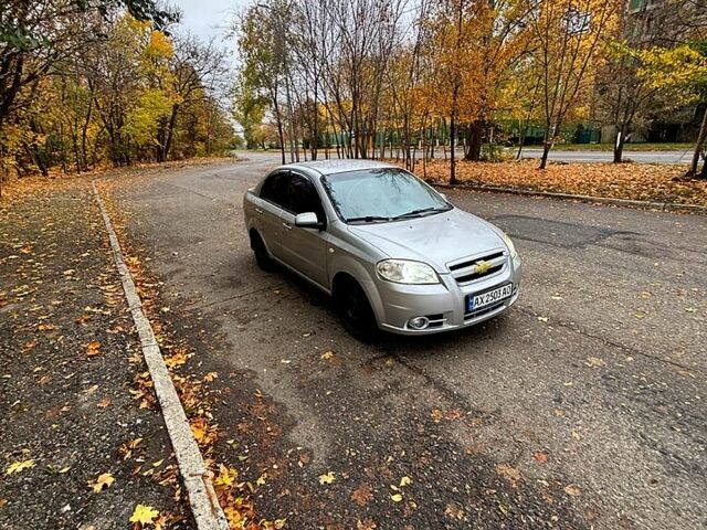 Серый Шевроле Авео, объемом двигателя 1.6 л и пробегом 198 тыс. км за 3700 $, фото 1 на Automoto.ua