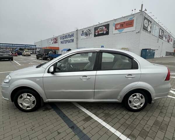 Сірий Шевроле Авео, об'ємом двигуна 1.6 л та пробігом 353 тис. км за 4000 $, фото 4 на Automoto.ua