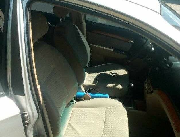 Серый Шевроле Авео, объемом двигателя 1.6 л и пробегом 380 тыс. км за 3500 $, фото 2 на Automoto.ua