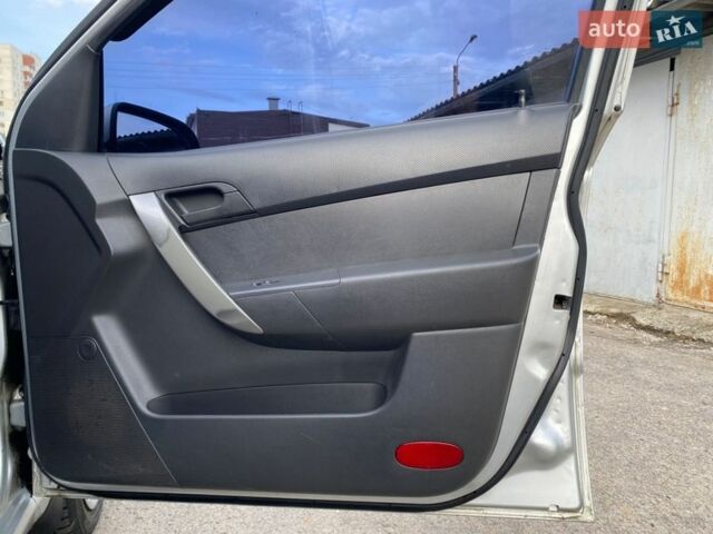 Сірий Шевроле Авео, об'ємом двигуна 1.5 л та пробігом 145 тис. км за 3900 $, фото 10 на Automoto.ua