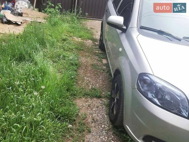 Сірий Шевроле Авео, об'ємом двигуна 1.5 л та пробігом 310 тис. км за 2700 $, фото 2 на Automoto.ua