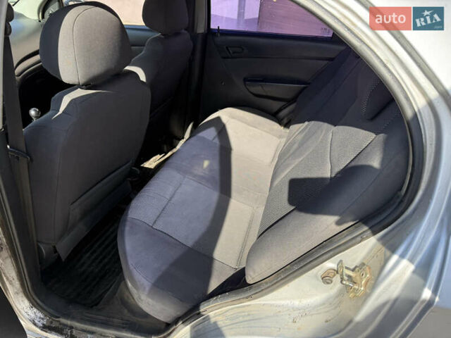 Серый Шевроле Авео, объемом двигателя 1.5 л и пробегом 440 тыс. км за 2500 $, фото 11 на Automoto.ua