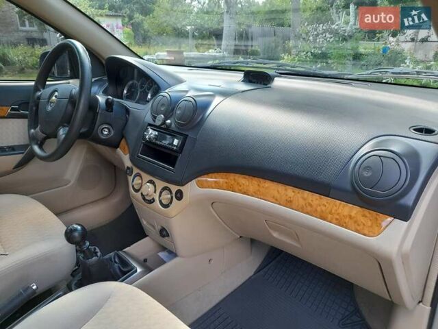 Сірий Шевроле Авео, об'ємом двигуна 1.6 л та пробігом 138 тис. км за 3700 $, фото 19 на Automoto.ua