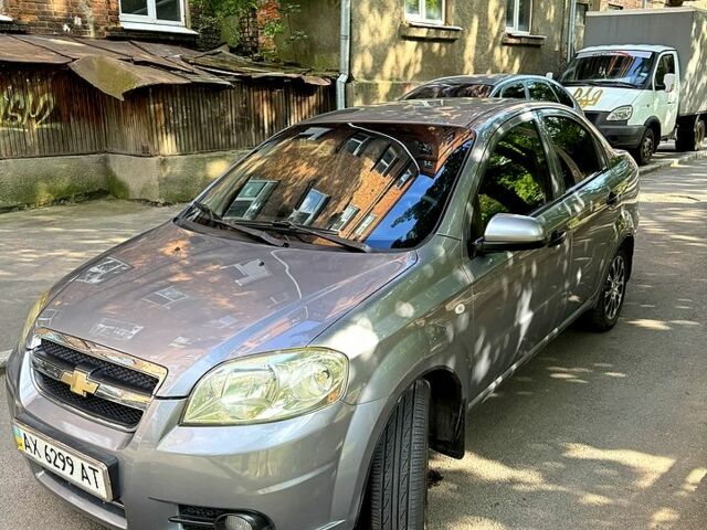Сірий Шевроле Авео, об'ємом двигуна 1.5 л та пробігом 271 тис. км за 3799 $, фото 4 на Automoto.ua