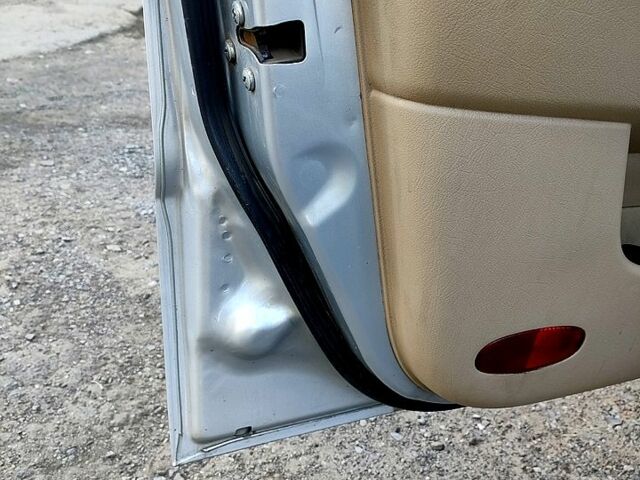 Серый Шевроле Авео, объемом двигателя 1.6 л и пробегом 310 тыс. км за 4000 $, фото 2 на Automoto.ua