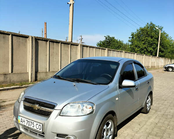 Серый Шевроле Авео, объемом двигателя 1.5 л и пробегом 230 тыс. км за 3800 $, фото 1 на Automoto.ua