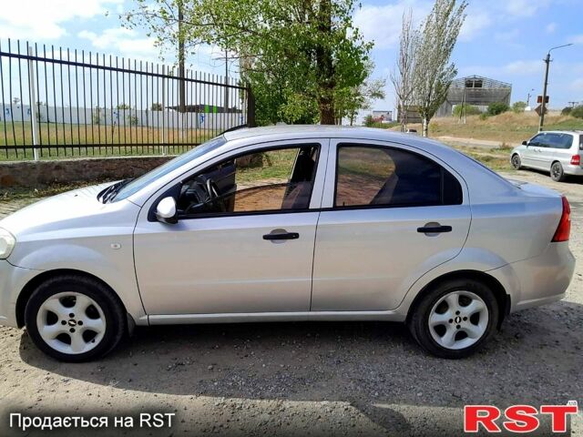 Серый Шевроле Авео, объемом двигателя 1.5 л и пробегом 315 тыс. км за 3700 $, фото 1 на Automoto.ua