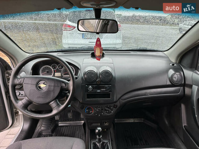 Серый Шевроле Авео, объемом двигателя 1.5 л и пробегом 317 тыс. км за 3500 $, фото 3 на Automoto.ua