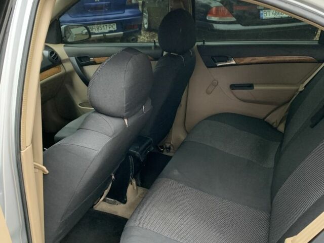 Серый Шевроле Авео, объемом двигателя 1.6 л и пробегом 250 тыс. км за 2850 $, фото 5 на Automoto.ua