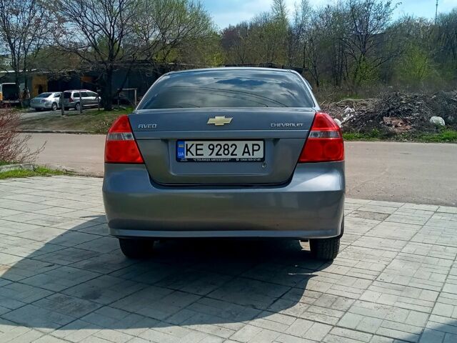 Серый Шевроле Авео, объемом двигателя 15 л и пробегом 250 тыс. км за 3500 $, фото 2 на Automoto.ua
