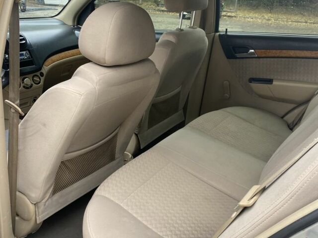 Сірий Шевроле Авео, об'ємом двигуна 0 л та пробігом 154 тис. км за 2500 $, фото 6 на Automoto.ua