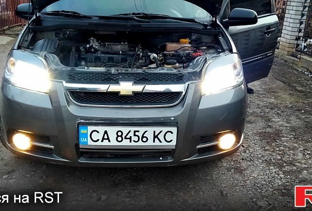 Серый Шевроле Авео, объемом двигателя 1.5 л и пробегом 205 тыс. км за 3500 $, фото 4 на Automoto.ua
