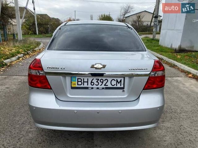 Серый Шевроле Авео, объемом двигателя 1.6 л и пробегом 180 тыс. км за 3500 $, фото 2 на Automoto.ua