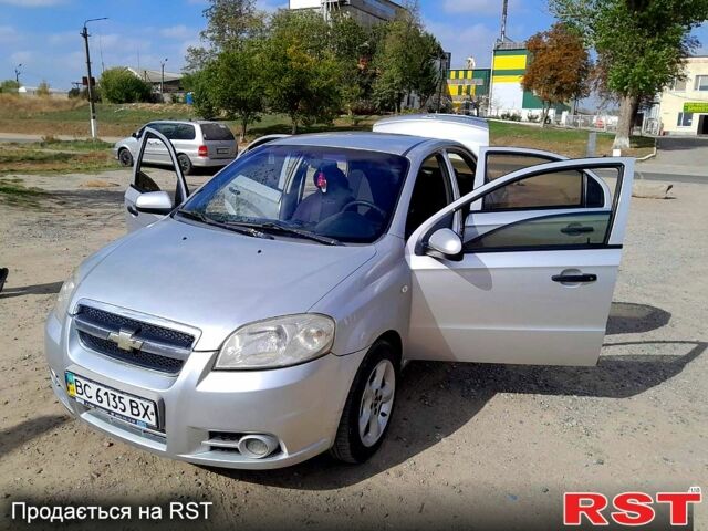 Серый Шевроле Авео, объемом двигателя 1.5 л и пробегом 315 тыс. км за 3700 $, фото 3 на Automoto.ua