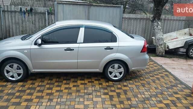 Серый Шевроле Авео, объемом двигателя 1.5 л и пробегом 214 тыс. км за 5200 $, фото 2 на Automoto.ua