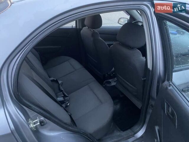 Сірий Шевроле Авео, об'ємом двигуна 1.5 л та пробігом 236 тис. км за 2900 $, фото 6 на Automoto.ua