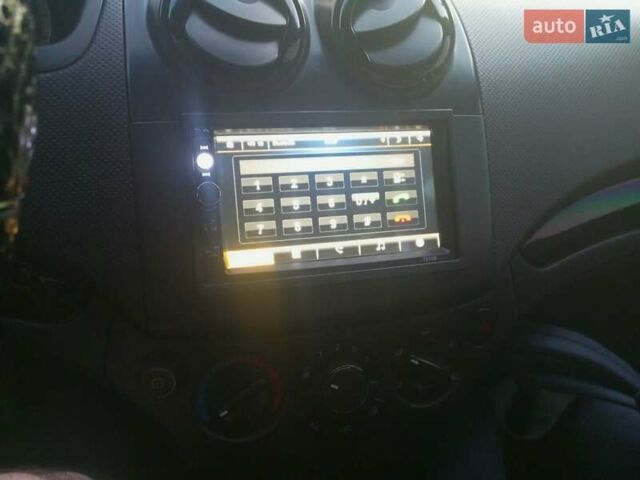 Сірий Шевроле Авео, об'ємом двигуна 1.5 л та пробігом 218 тис. км за 3000 $, фото 26 на Automoto.ua