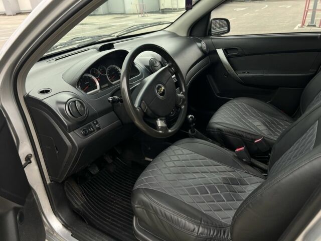 Серый Шевроле Авео, объемом двигателя 1.5 л и пробегом 202 тыс. км за 2950 $, фото 6 на Automoto.ua