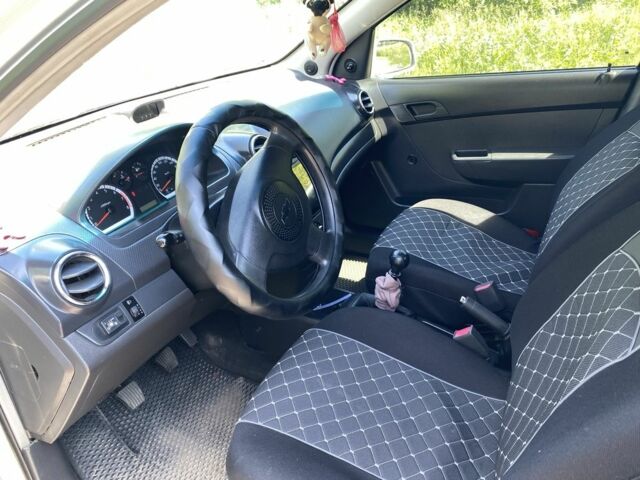 Серый Шевроле Авео, объемом двигателя 1.5 л и пробегом 263 тыс. км за 3700 $, фото 5 на Automoto.ua