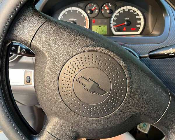 Сірий Шевроле Авео, об'ємом двигуна 1.5 л та пробігом 62 тис. км за 4800 $, фото 14 на Automoto.ua