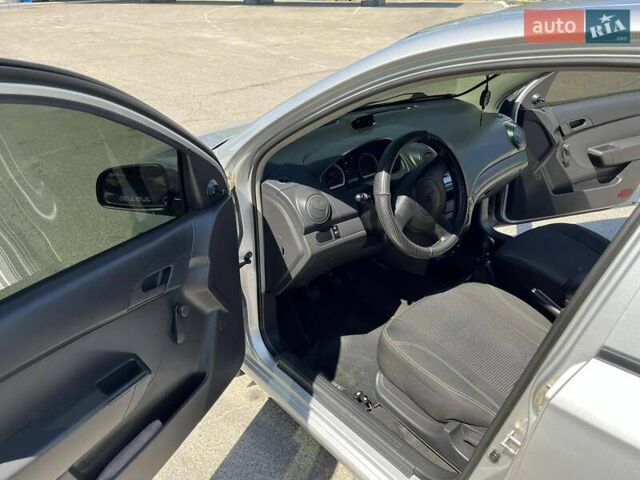 Серый Шевроле Авео, объемом двигателя 1.5 л и пробегом 82 тыс. км за 5700 $, фото 6 на Automoto.ua
